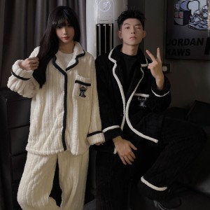 Pijama de Pareja Felpa Coral - Elegante y Cálido | Ropa de Casa 