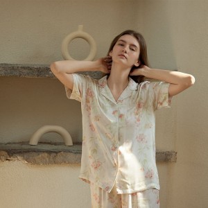 Pijama de Rayón Satinado - Ropa de Casa Elegante y Cómoda 